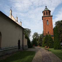 Zdj. nr 1;  Kościół i dzwonnica.