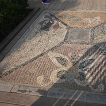Zdj. nr 127;  Mozaika chodnikowa z kamieni